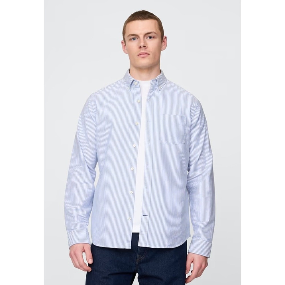 GAP Men's Oxford Shirt Classic Button Front Cotton Blend Blue Stripe Medium